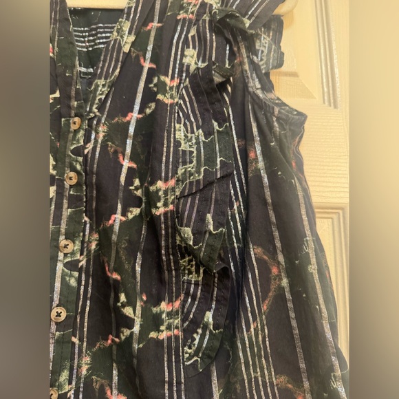 Anthropologie Pilcro Black Floral Motif w/ Silver metallic threading + Ruffles - Picture 10 of 15